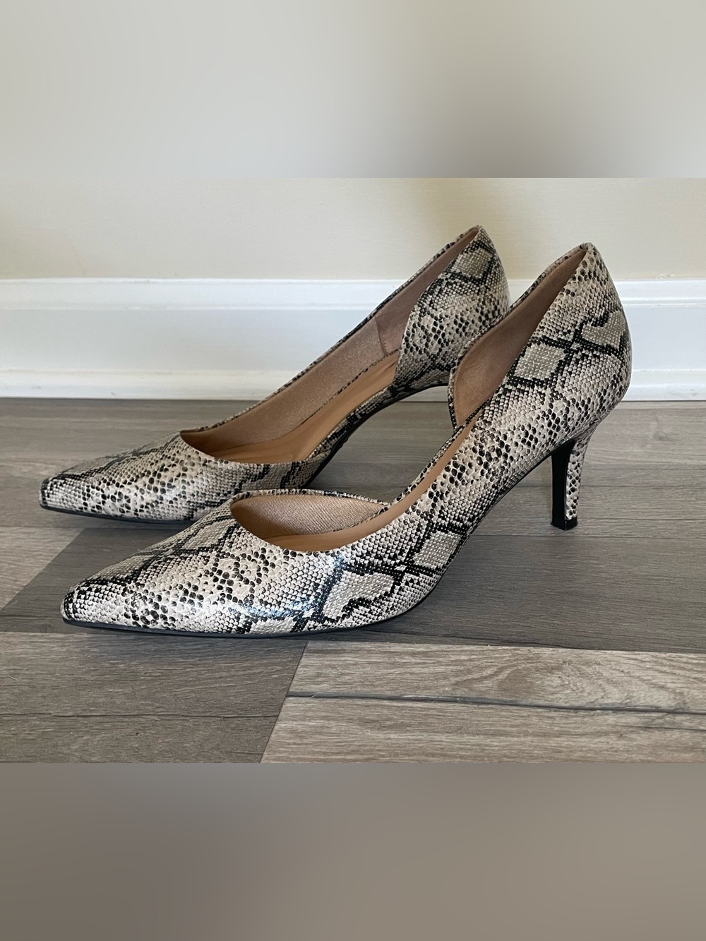 Abella True Comfort Satine 2 Snakeskin Pumps - Size 9